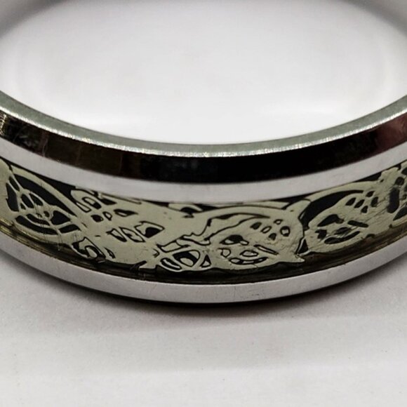 *Free With Purchase* Two Toned Men's Ring With Celtic Like Pattern - Picture 3 of 3